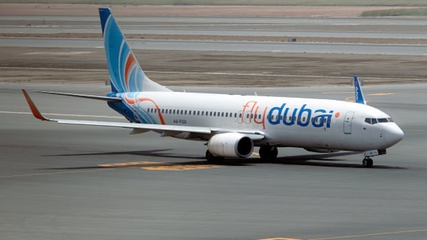 FlyDubai飞往以色列航班驾驶舱突发伤害事件，中东紧张局势下航空安全再受关注