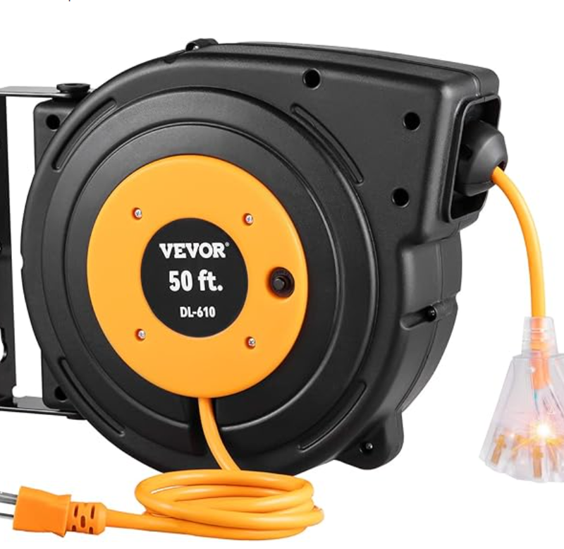3月3日过期 VEVOR 50FT 14AWG 可伸缩电源线卷盘 (三插座/13A断路器/壁挂可旋转)